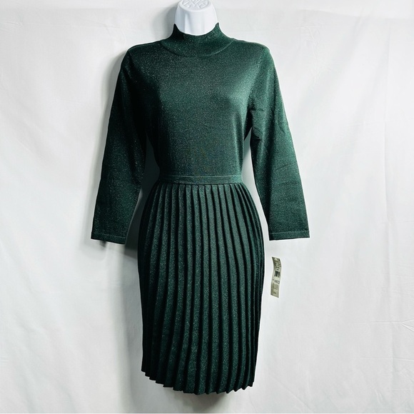 Studio One Dresses & Skirts - NWT Studio One Women’s Sz Medium Dark Green Mock Neck Long Sleeve Pleated Dress